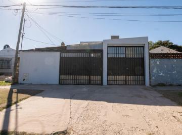 Casa · 200m² · 7 Ambientes · 3 Cocheras · Casa 3 Dorm, Patio y Cochera + Dpto 1 Dorm Pa