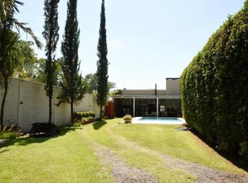 Casa · 226m² · 4 Ambientes · 1 Cochera · Se Vende Casa Bº Don Carlos, en Reconquista