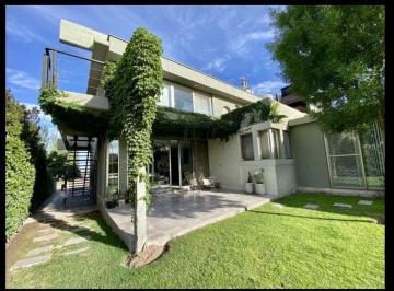 Casa · 450m² · 3 Ambientes · 2 Cocheras · Venta Casa Barrio Privado Rincon de Terrada