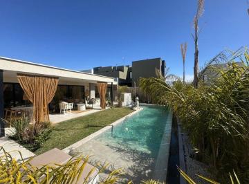 Casa · 295m² · 5 Ambientes · 2 Cocheras · Venta Casa B° Gran Boedo