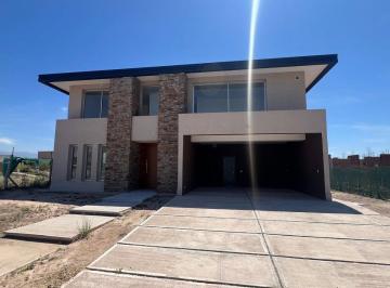 Casa · 340m² · 4 Ambientes · 3 Cocheras · Venta Casa Barrio Gran Boedo a Estrenar