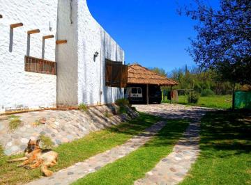 Casa · 260m² · 6 Ambientes · 2 Cocheras · Venta Casa de Campo Villa 25 de Mayo San Rafael