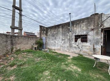 Casa · 70m² · 3 Ambientes · Casa en Venta 3 Amb a Reciclar en Castelar Morón