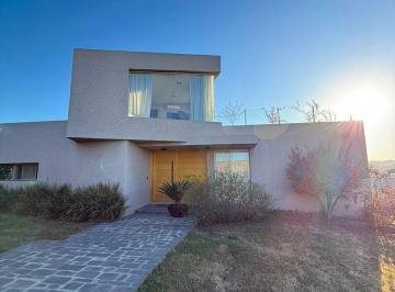 Casa de 6 ambientes, La Calera · La Cuesta Villa Residencial - Casa de 3 Dorm. en Venta