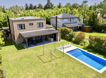 Casa · 239m² · 5 Ambientes · 2 Cocheras · Venta Casa 5 Amb Pilar Bo. Sausalito Pileta