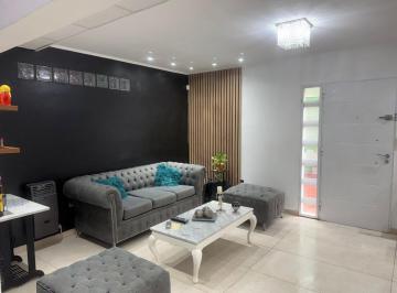 Casa · 205m² · 4 Ambientes · Casa 4 Amb en Venta - Morón con Local