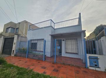 Casa · 83m² · 3 Ambientes · Casa 3 Ambientes con Patio y Terraza en Quilmes