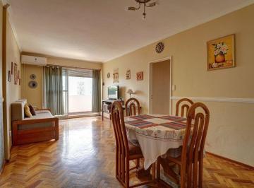 Departamento · 86m² · 4 Ambientes · Hermoso 4 Amb con Dep. Balcón. Piso Alto. Caballito