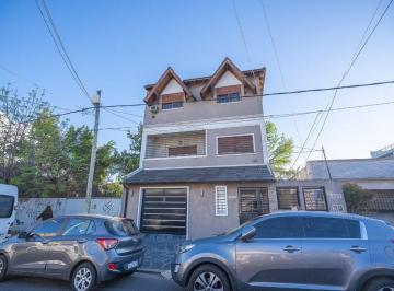 Casa · 181m² · 6 Ambientes · 1 Cochera · Triplex en Tres Niveles - Ramos Mejia