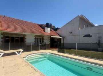 Casa · 150m² · 5 Ambientes · 1 Cochera · Venta Casa 5 Ambientes Constitución Pileta Quincho
