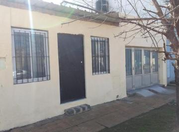 Casa · 98m² · 3 Ambientes · 1 Cochera · Venta Casa en Planta Baja