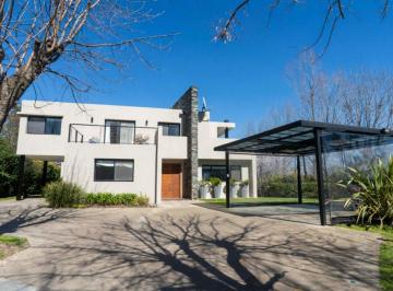 Casa · 389m² · 6 Ambientes · 2 Cocheras · Venta Casa Barrio Los Puentes Luján