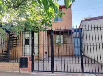 Casa · 160m² · 6 Ambientes · 1 Cochera · Venta Casa + Departamento Guaymallén