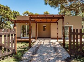 Casa · 100m² · 3 Ambientes · Casa en Venta - 2 Dorm. 1 Baño - 500 m - Balneario Mar Chiquita
