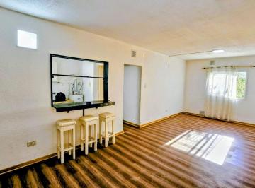 Departamento · 84m² · 6 Ambientes · Depto en Alquiler de 3 Dorm. - Plottier