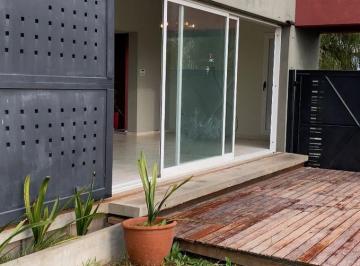 Casa · 60m² · 2 Ambientes · Casa en Alquiler - 1 Dormitorio 1 Baño - 300 m - City Bell