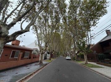 Casa · 150m² · 4 Ambientes · 4 Cocheras · Venta Casa en Parque Cisneros Permuta Financia