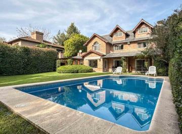 Casa · 198m² · 6 Ambientes · 1 Cochera · Casa Impecable 5 Amb Pileta Palmers Cottage