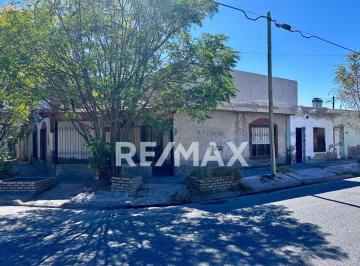 Casa · 240m² · 5 Ambientes · 1 Cochera · Casa a Reciclar B° Limay - Neuquén