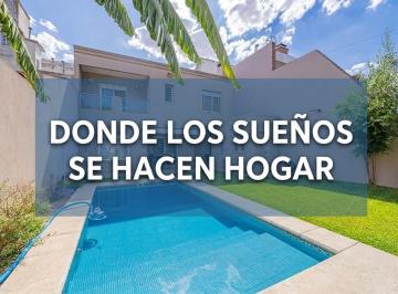 Casa · 265m² · 5 Ambientes · 2 Cocheras · Venta Casa 5 Ambientes Ramos Mejia Jardin Pileta