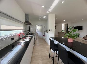 Casa · 122m² · 3 Ambientes · 2 Cocheras · Casas en Venta en Haras del Sur II