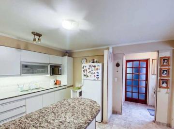 Casa · 230m² · 5 Ambientes · 1 Cochera · Casa en Venta en La Plata