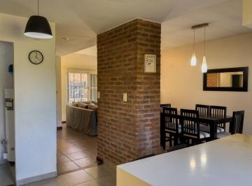 Casa · 120m² · 5 Ambientes · 1 Cochera · Casa en Venta Gonnet