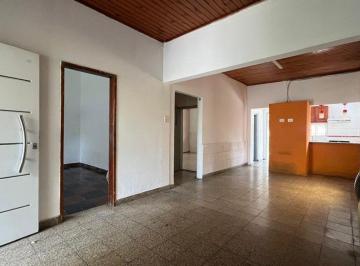 Casa · 77m² · 3 Ambientes · 3 Cocheras · Casas en Venta en La Plata