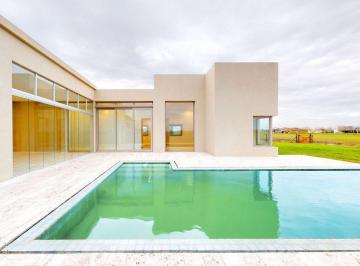 Casa · 215m² · 5 Ambientes · 2 Cocheras · Casa en Venta Haras del Sur III 3 Dorm. y Pileta
