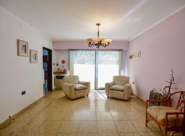 Casa · 140m² · 4 Ambientes · 1 Cochera · Casa en Venta La Plata