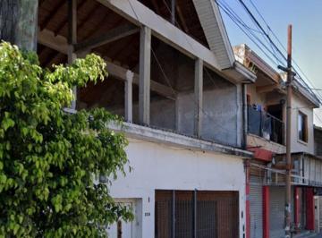 PH · 185m² · 6 Ambientes · 1 Cochera · Venta PH Frente Local y Dto La Florida A. Credito