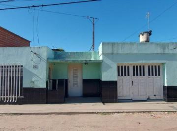 Casa · 115m² · 3 Ambientes · 1 Cochera · Venta Casa 2 Dorm. Cochera Local Comercial