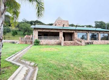 Casa · 610m² · 6 Ambientes · 4 Cocheras · Casa de Autor en Piedra 11 Hectáreas El Pueblito