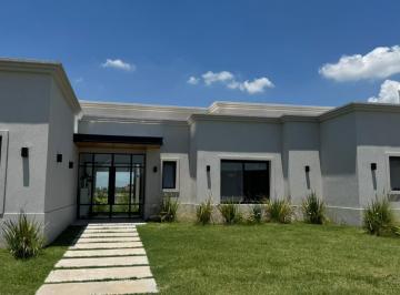 Casa · 155m² · 5 Ambientes · Casa en Venta - 4 Dorm. 2 Baños - 192 m - Escobar