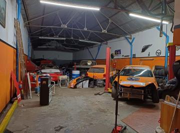 Local comercial · 260m² · Alquiler Taller Automotor Equipado con 3 Fosas