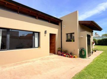 Casa · 113m² · 3 Ambientes · Venta Casa 3 Ambientes Moderna Miramar
