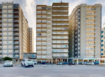 Departamento · 67m² · 3 Ambientes · Venta de Departamento en Miramar Muy Luminoso