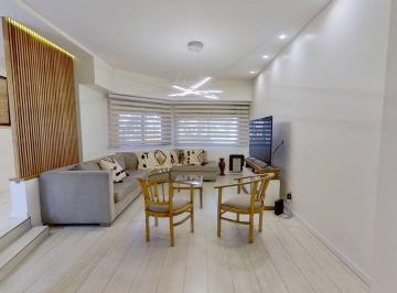 Casa · 170m² · 4 Ambientes · 1 Cochera · Venta Casa Parque Chacabuco Cochera Quincho 4 Amb