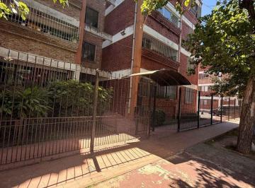 Departamento · 54m² · 3 Ambientes · 1 Cochera · 3amb en Complejo con Espacios Verdes en Quilmes