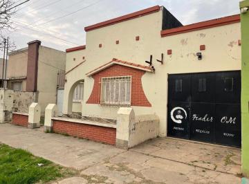 Casa · 189m² · 5 Ambientes · 1 Cochera · Venta/casa y Departamento/inversion/sunchales