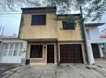 Casa · 140m² · 6 Ambientes · 1 Cochera · Venta/casa en Ph/4 Dorm./apta Crédito
