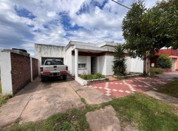 Casa · 116m² · 3 Ambientes · 1 Cochera · Venta / Casa / Oportunidad / Hersilia.