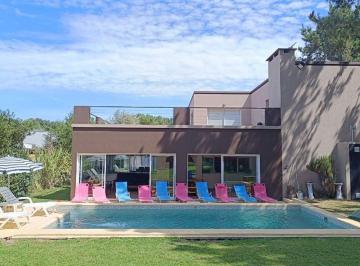 Casa · 284m² · 6 Ambientes · 2 Cocheras · Venta Casa Costa Esmeralda