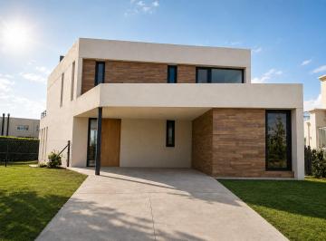 Casa · 217m² · 5 Ambientes · 3 Cocheras · Casa en Venta en Ayres Plaza, Pilar, G. B. a. Zona Norte