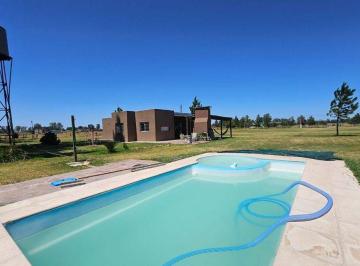 Quinta vacacional · 55m² · 2 Dormitorios · Quinta en Venta con Pileta en Mercedes