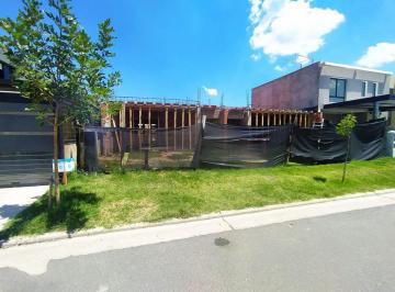 Casa · 160m² · 4 Ambientes · 2 Cocheras · Duplex Venta 3 Dorm San Ignacio Village en Pozo