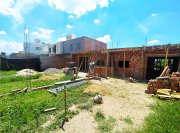Casa · 160m² · 4 Ambientes · 2 Cocheras · Venta Duplex en Obra San Ignacio Manantiales Cba