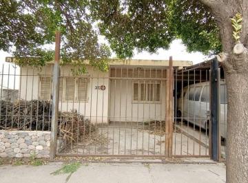 Casa · 118m² · 4 Ambientes · 2 Cocheras · Venta Casa Dos Dorm. Villa Unión Córdoba