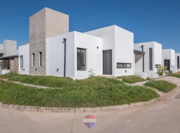 Casa · 96m² · 3 Ambientes · 1 Cochera · Venta Duplex 2 Dorm. San Ignacio Village Cba