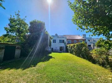 Casa · 247m² · 6 Ambientes · 2 Cocheras · Venta Casa San Isidro Beccar 6 Amb Parque Pileta